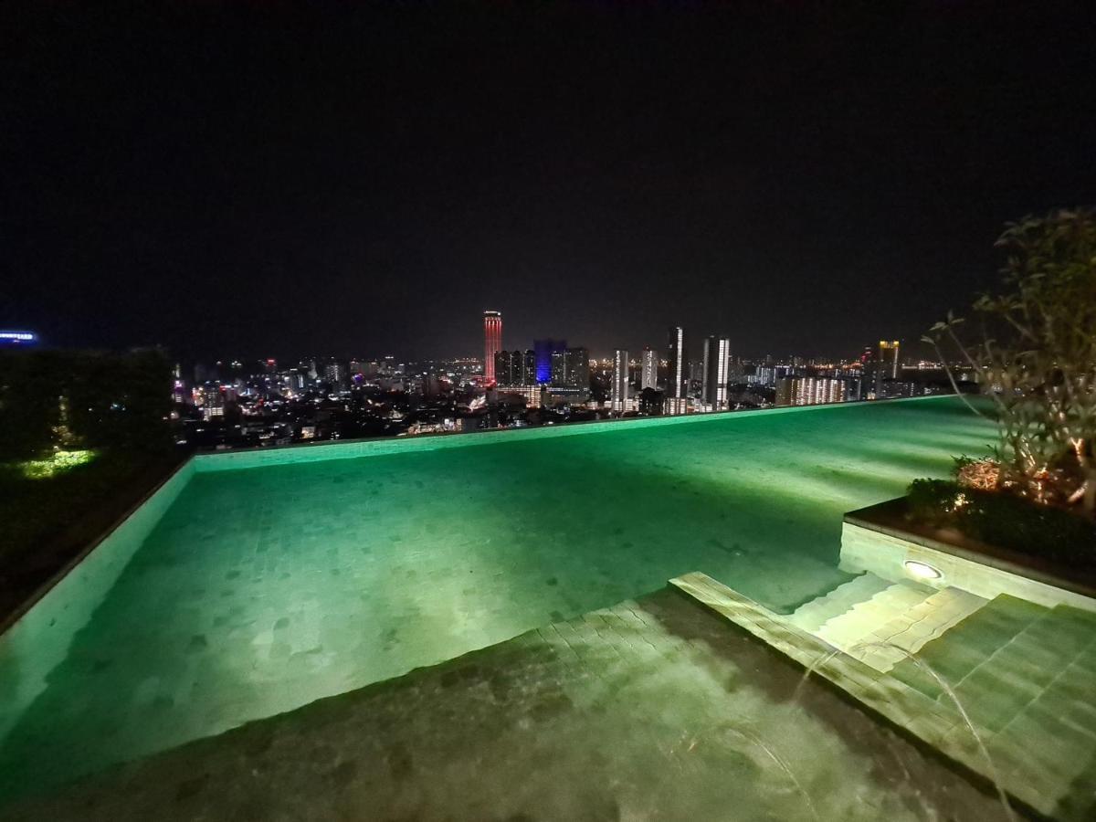 Beacon Executive Suite - Skypool Penang View George Town Exterior foto